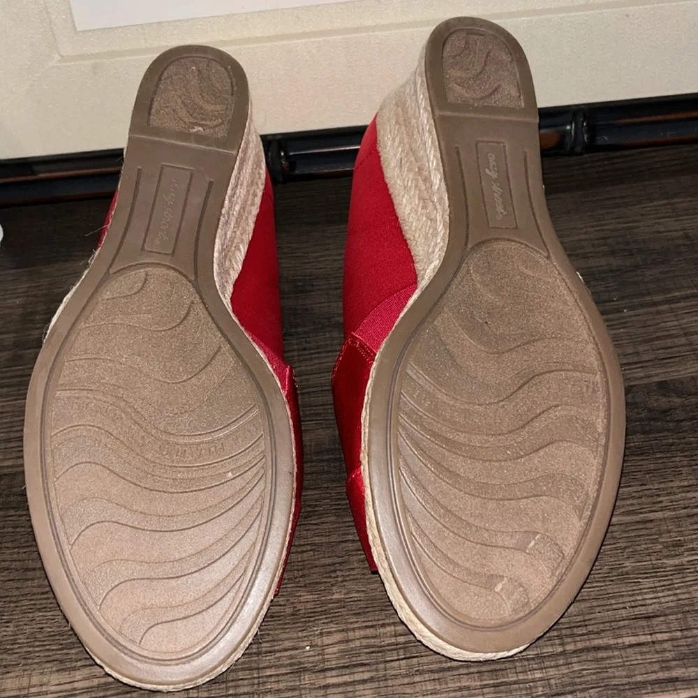 Easy Street Jasper Super Flex Espadrille Red Silky Wedge Sandal NWT Woman 7.5WW